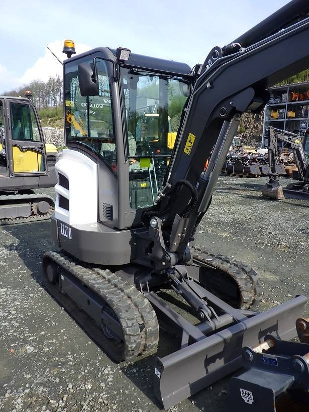 Volvo EC 27 D mit Powertilt - حفارة مُصَّغرة: صورة 5 Volvo EC 27 D mit Powertilt - حفارة مُصَّغرة: صورة 5