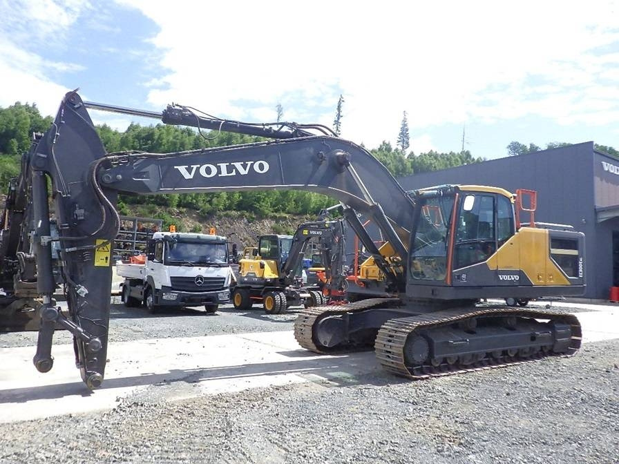Volvo EC 300 E - حفار زحاف: صورة 1 Volvo EC 300 E - حفار زحاف: صورة 1