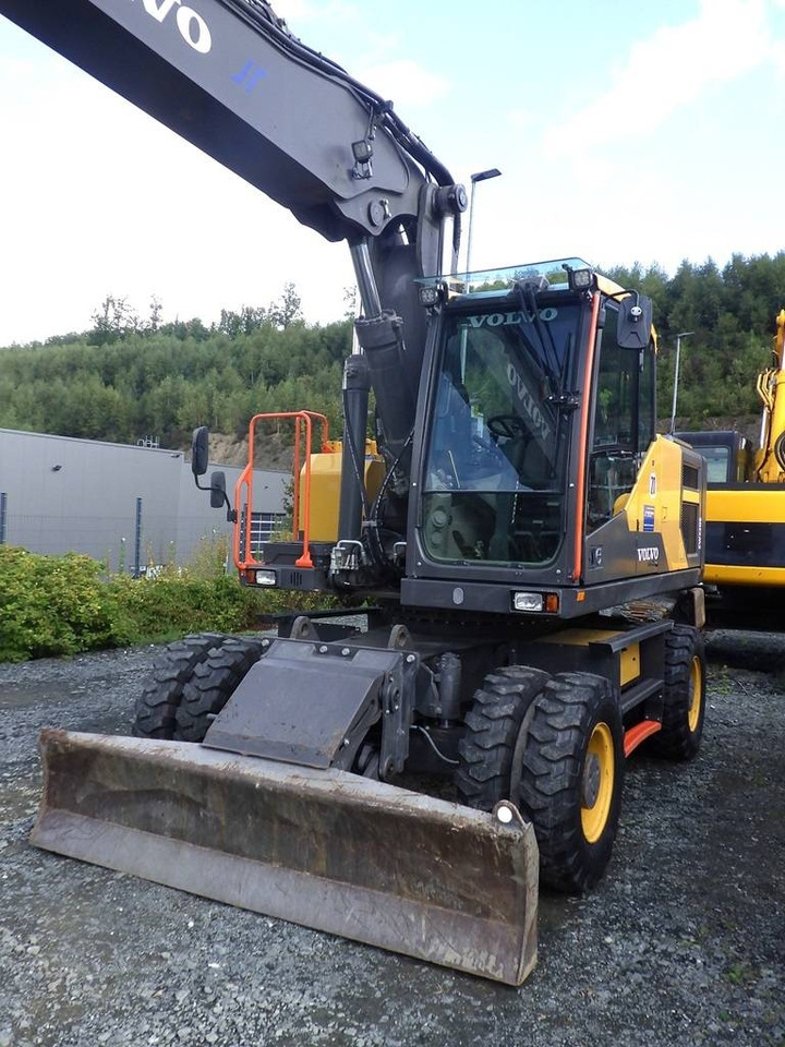 Volvo EW 220 E - حفارة دولاب: صورة 2 Volvo EW 220 E - حفارة دولاب: صورة 2