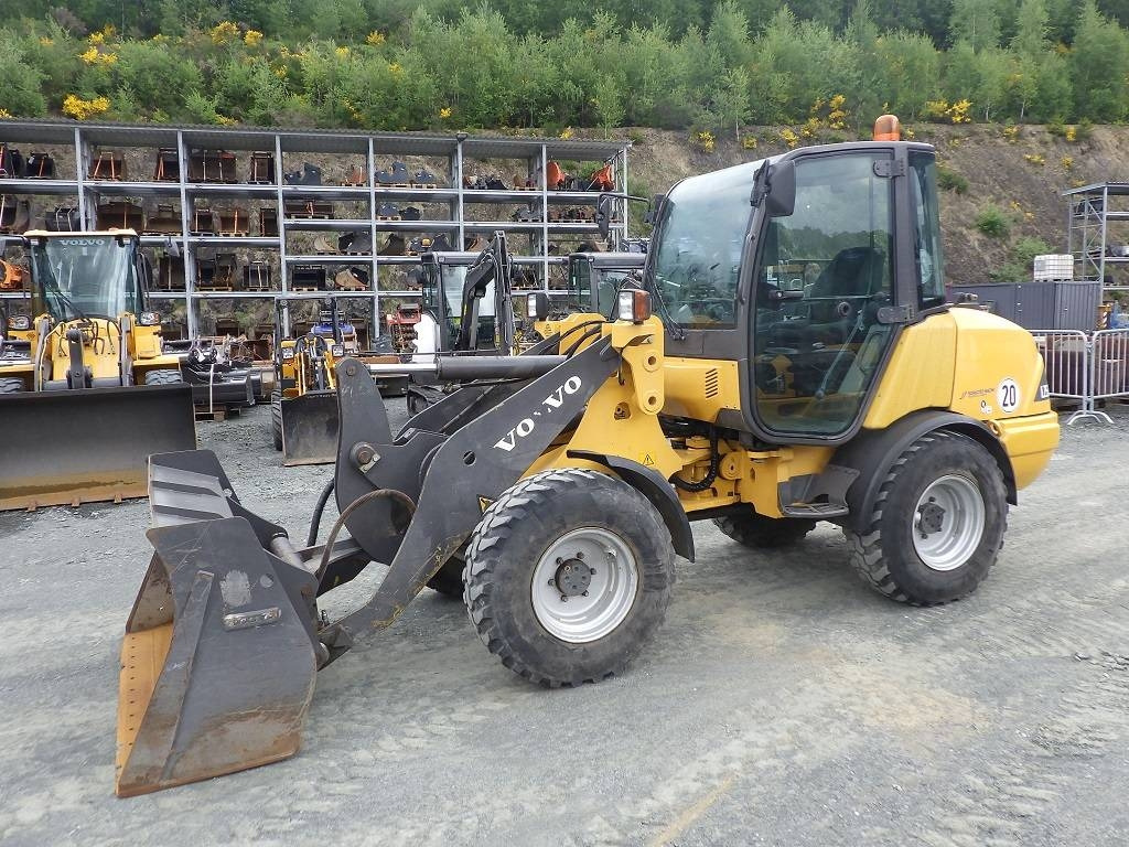 Volvo L 25 B - اللودر بعجل: صورة 1 Volvo L 25 B - اللودر بعجل: صورة 1