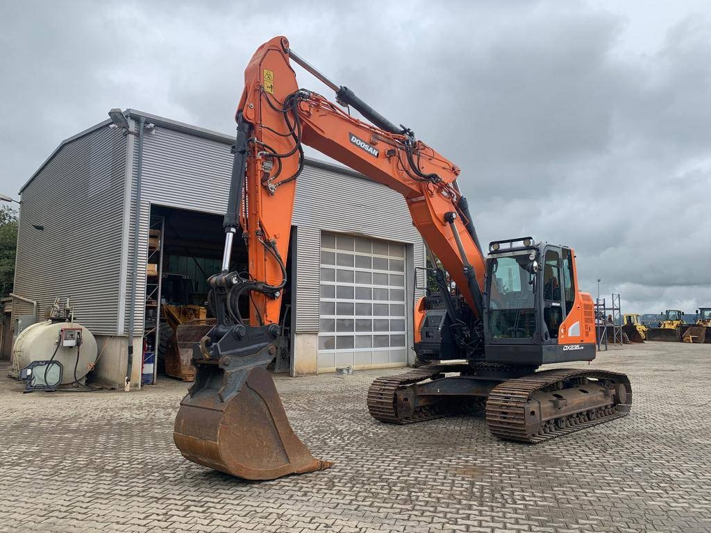 Doosan DX 235 LCR-5 - حفار زحاف: صورة 1 Doosan DX 235 LCR-5 - حفار زحاف: صورة 1