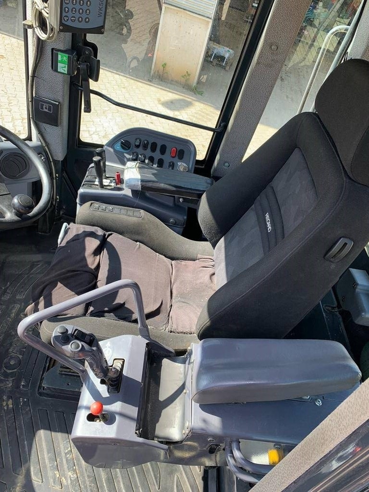 اللودر بعجل Komatsu WA 480-6: صورة 10