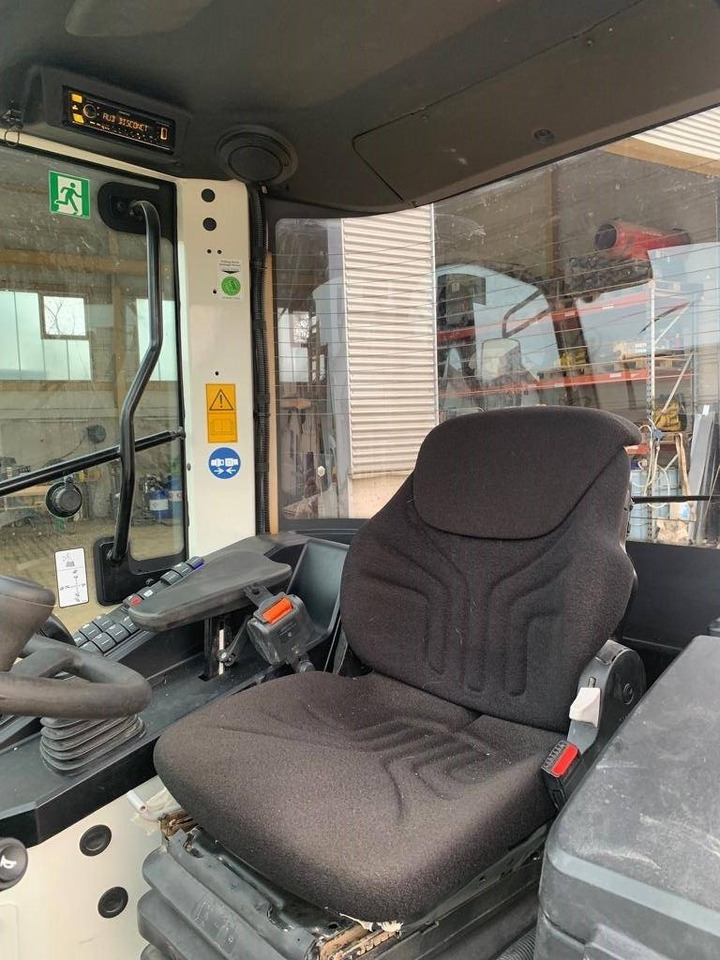 اللودر بعجل Liebherr L506 Compact: صورة 10