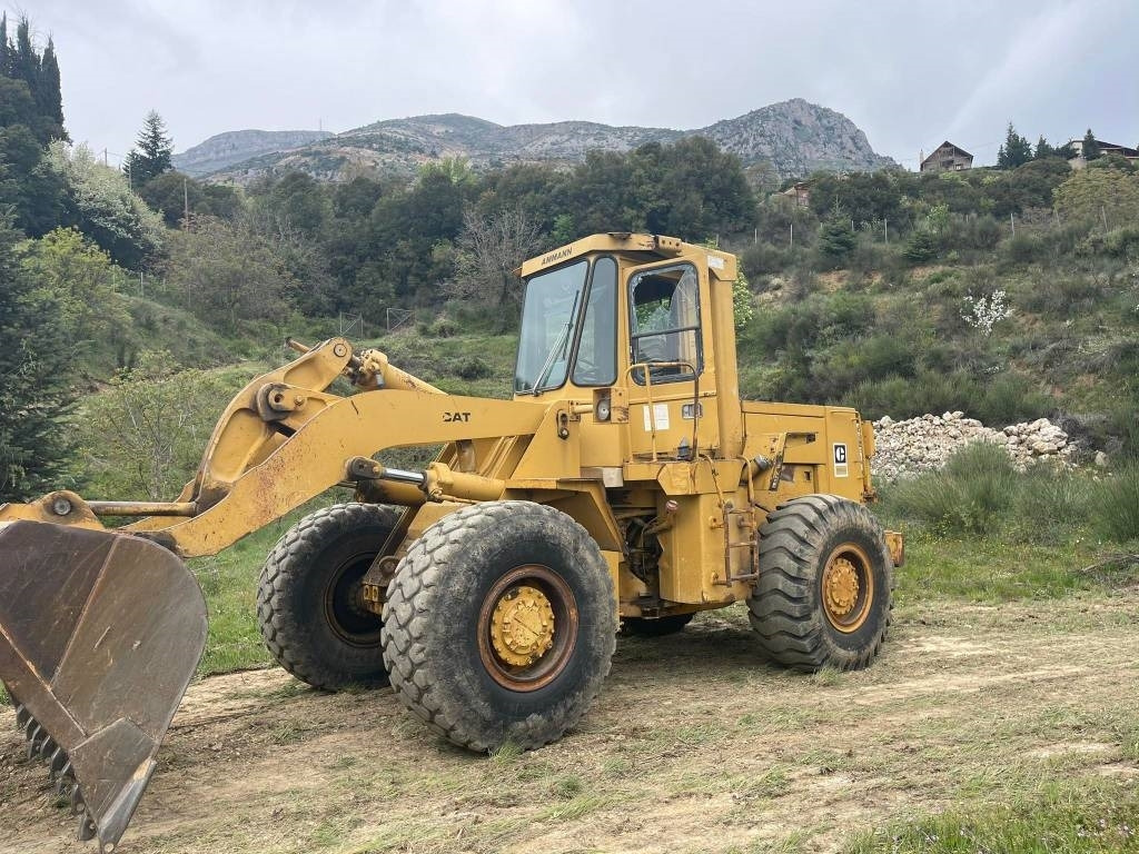 CAT 950B - اللودر بعجل: صورة 1 CAT 950B - اللودر بعجل: صورة 1