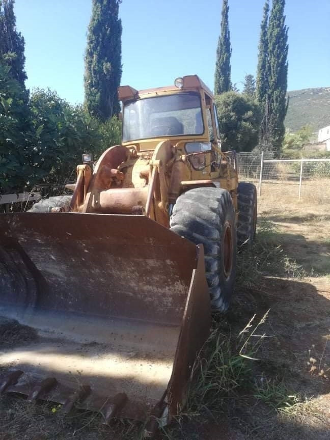 CAT 950C - اللودر بعجل: صورة 1 CAT 950C - اللودر بعجل: صورة 1