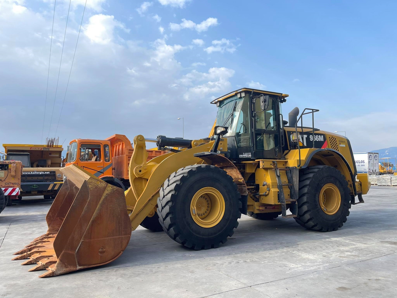 CAT 966M - اللودر بعجل: صورة 1 CAT 966M - اللودر بعجل: صورة 1