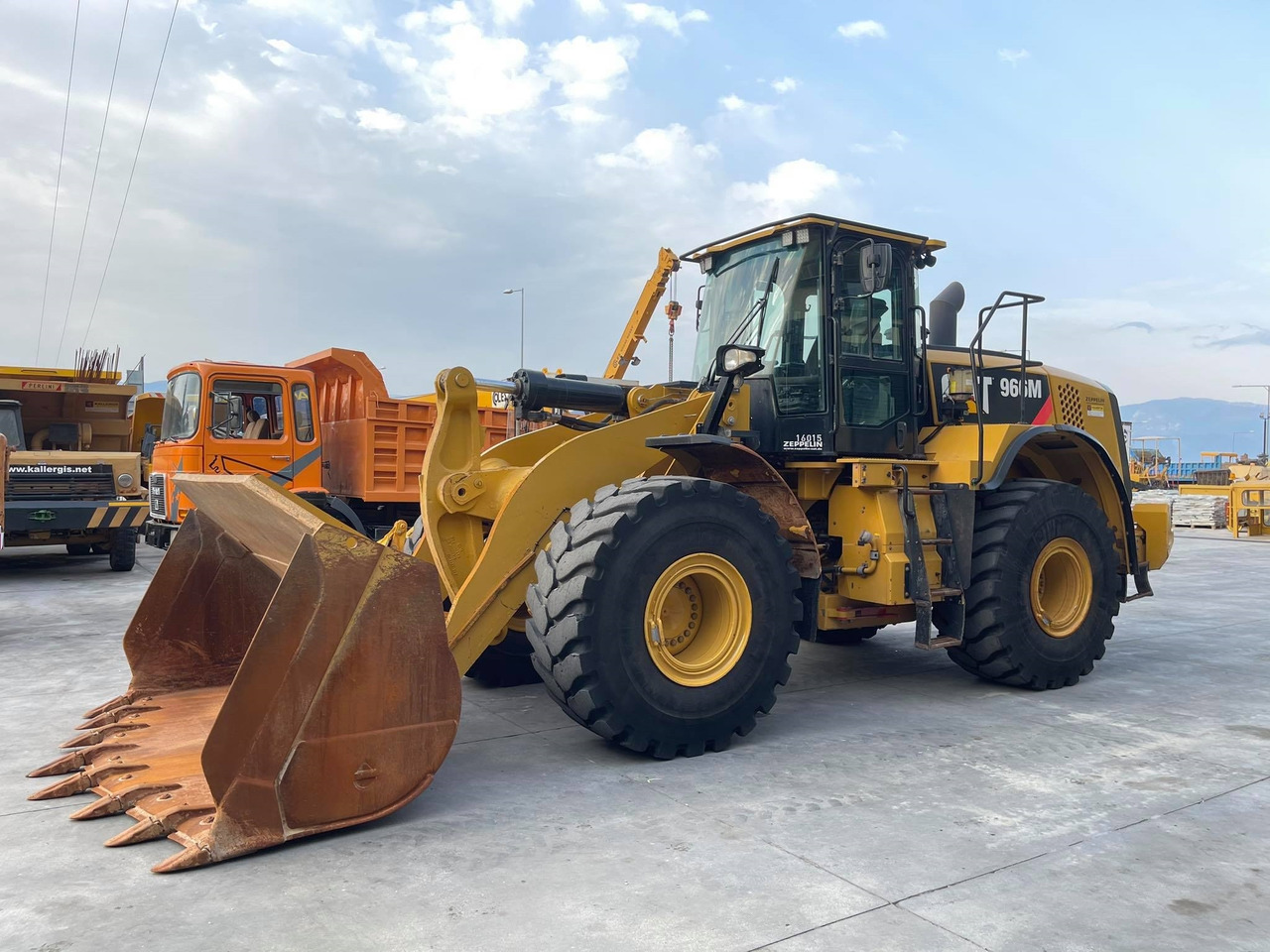CAT 966M - اللودر بعجل: صورة 2 CAT 966M - اللودر بعجل: صورة 2