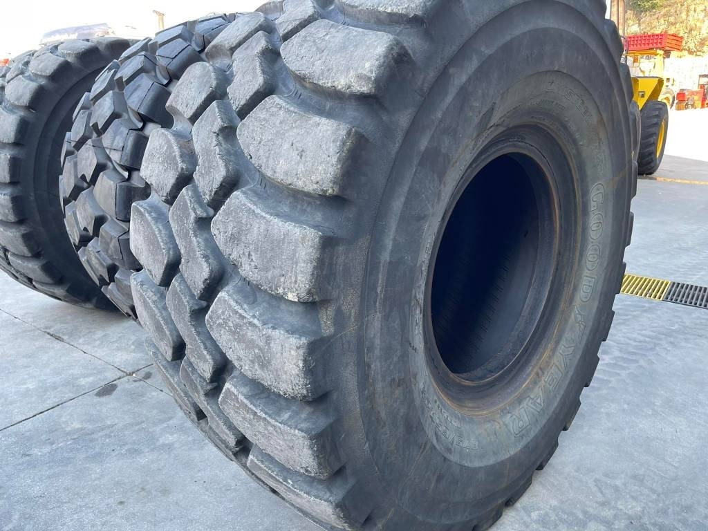 CAT 982M  - اللودر بعجل: صورة 2 CAT 982M  - اللودر بعجل: صورة 2