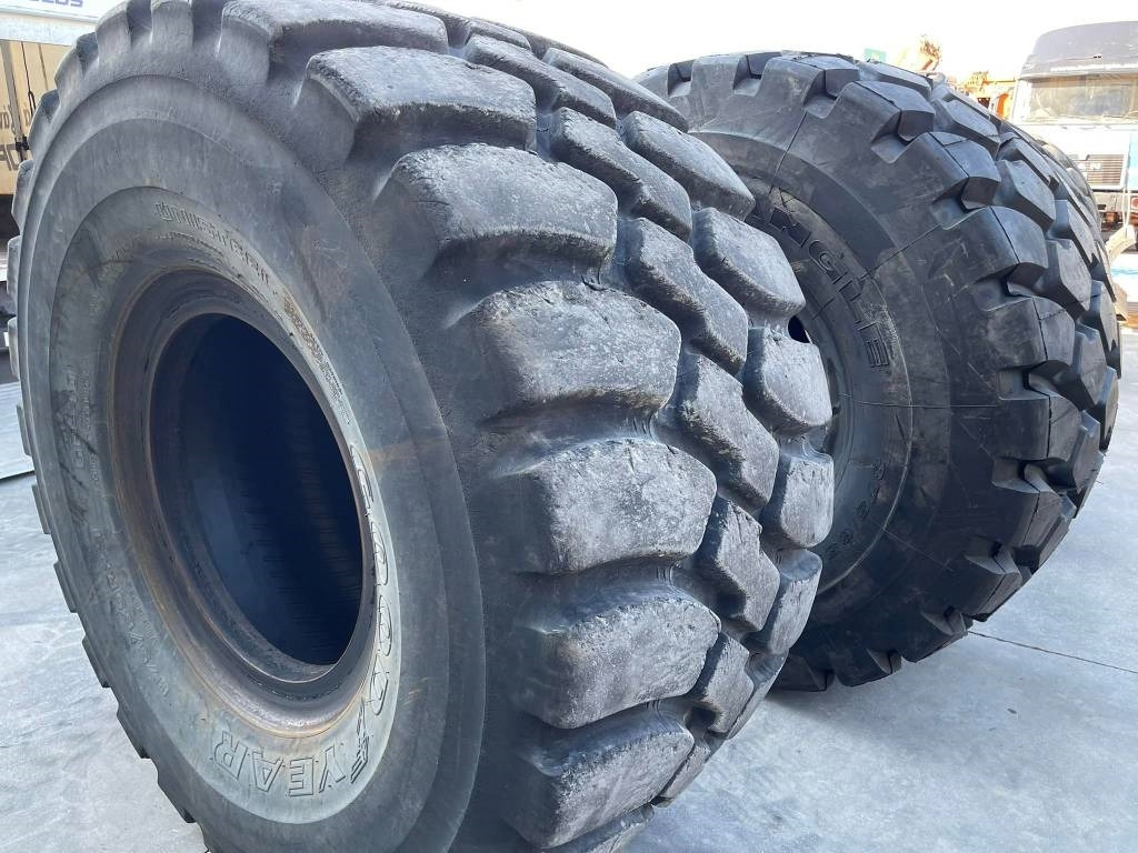 CAT 982M  - اللودر بعجل: صورة 3 CAT 982M  - اللودر بعجل: صورة 3