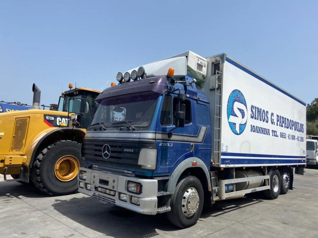 Mercedes-Benz 2553L - شاحنة الفريزر: صورة 1 Mercedes-Benz 2553L - شاحنة الفريزر: صورة 1