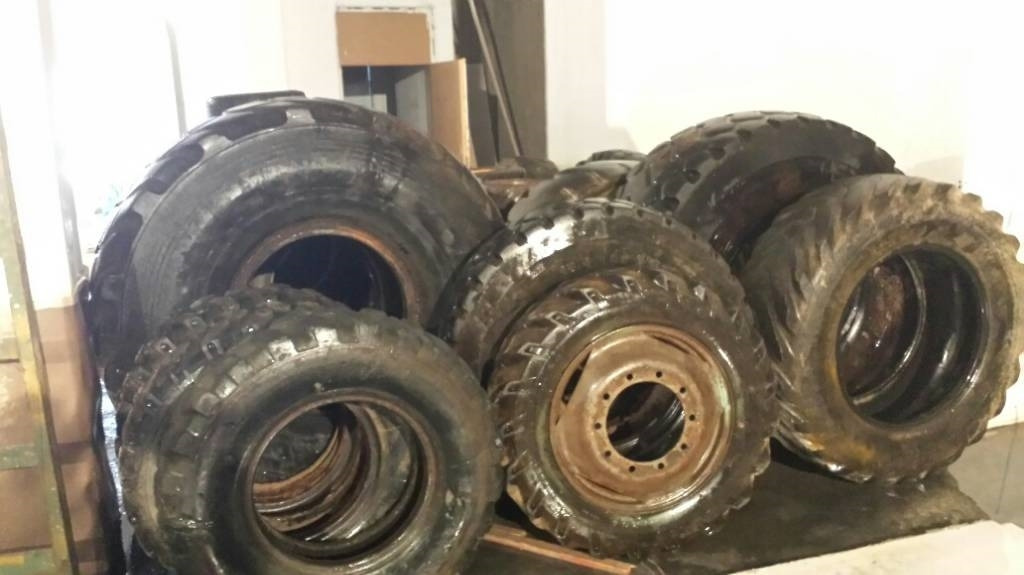 ΕΛΑΣΤΙΚΑ - إطارات - آلات البناء: صورة 3 ΕΛΑΣΤΙΚΑ - إطارات - آلات البناء: صورة 3