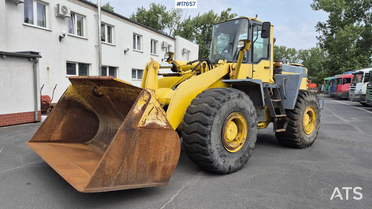 2000 Komatsu WA420-3H - اللودر بعجل: صورة 1 2000 Komatsu WA420-3H - اللودر بعجل: صورة 1