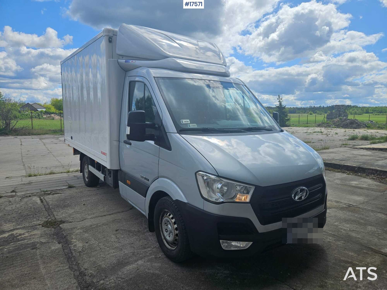 2016 Hyundai H350 - شاحنة مغلقة الصندوق: صورة 2 2016 Hyundai H350 - شاحنة مغلقة الصندوق: صورة 2