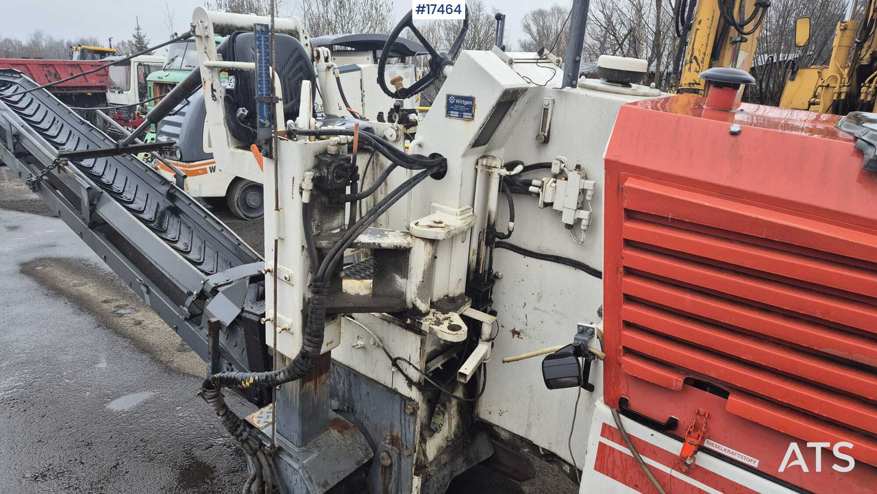 Asphalt milling machine WIRTGEN W-500 (1993) - قشاطة أسفلت: صورة 4 Asphalt milling machine WIRTGEN W-500 (1993) - قشاطة أسفلت: صورة 4