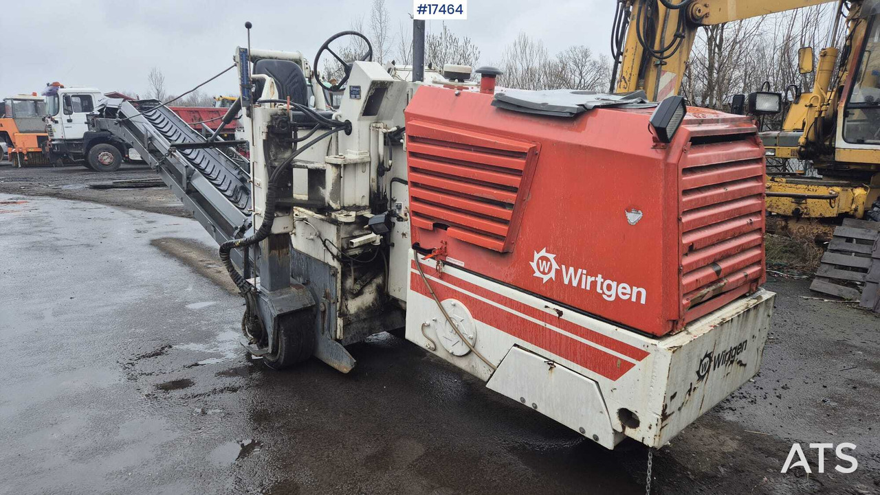 Asphalt milling machine WIRTGEN W-500 (1993) - قشاطة أسفلت: صورة 1 Asphalt milling machine WIRTGEN W-500 (1993) - قشاطة أسفلت: صورة 1