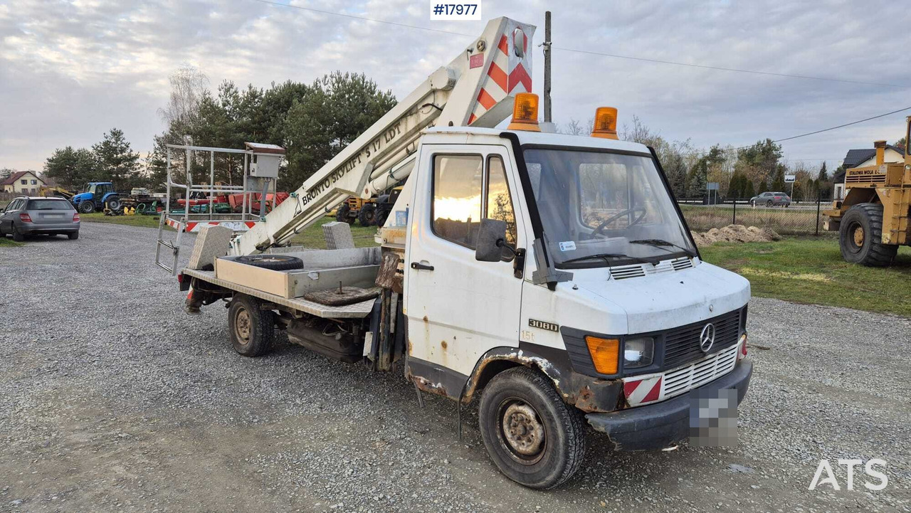 BRONTO SKYLIFT basket lift on Mercedes-Benz 308D chassis (1992) - منصة تلسكوبية محمولة على شاحنة: صورة 3 BRONTO SKYLIFT basket lift on Mercedes-Benz 308D chassis (1992) - منصة تلسكوبية محمولة على شاحنة: صورة 3