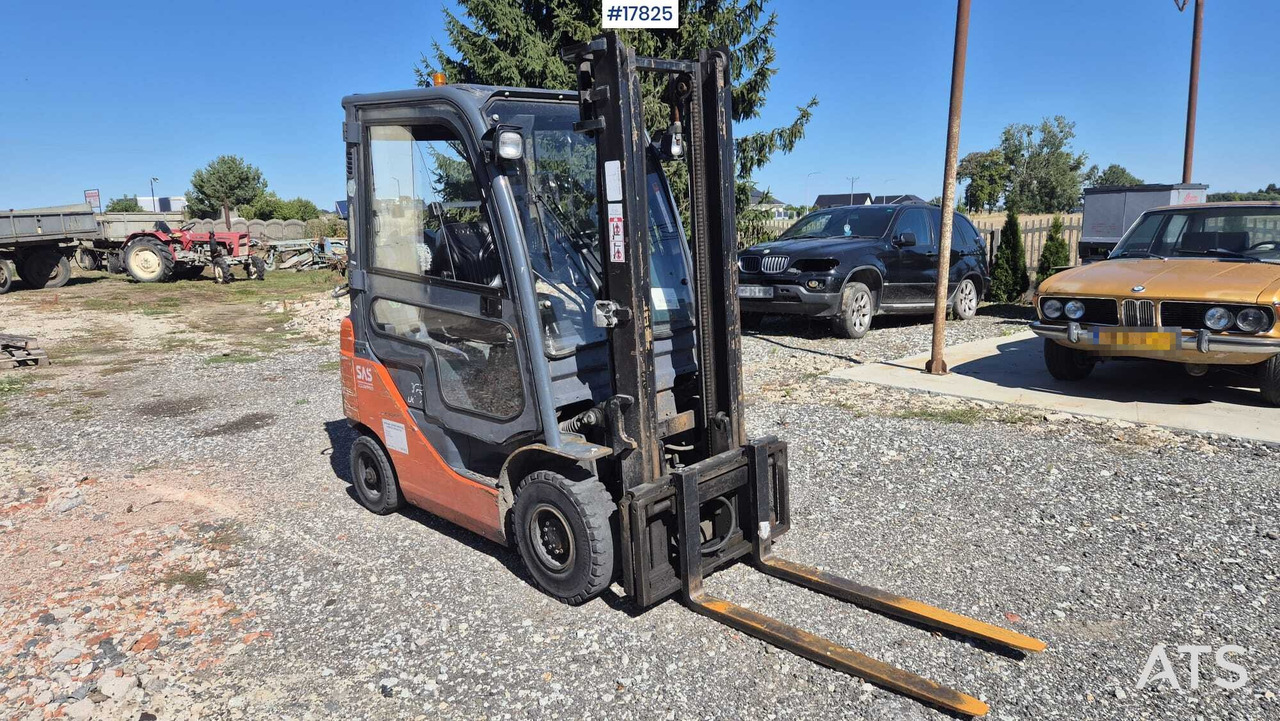 Forklift TOYOTA 02-8FGF15 (2007) - رافعة شوكية تعمل بالغاز: صورة 1 Forklift TOYOTA 02-8FGF15 (2007) - رافعة شوكية تعمل بالغاز: صورة 1