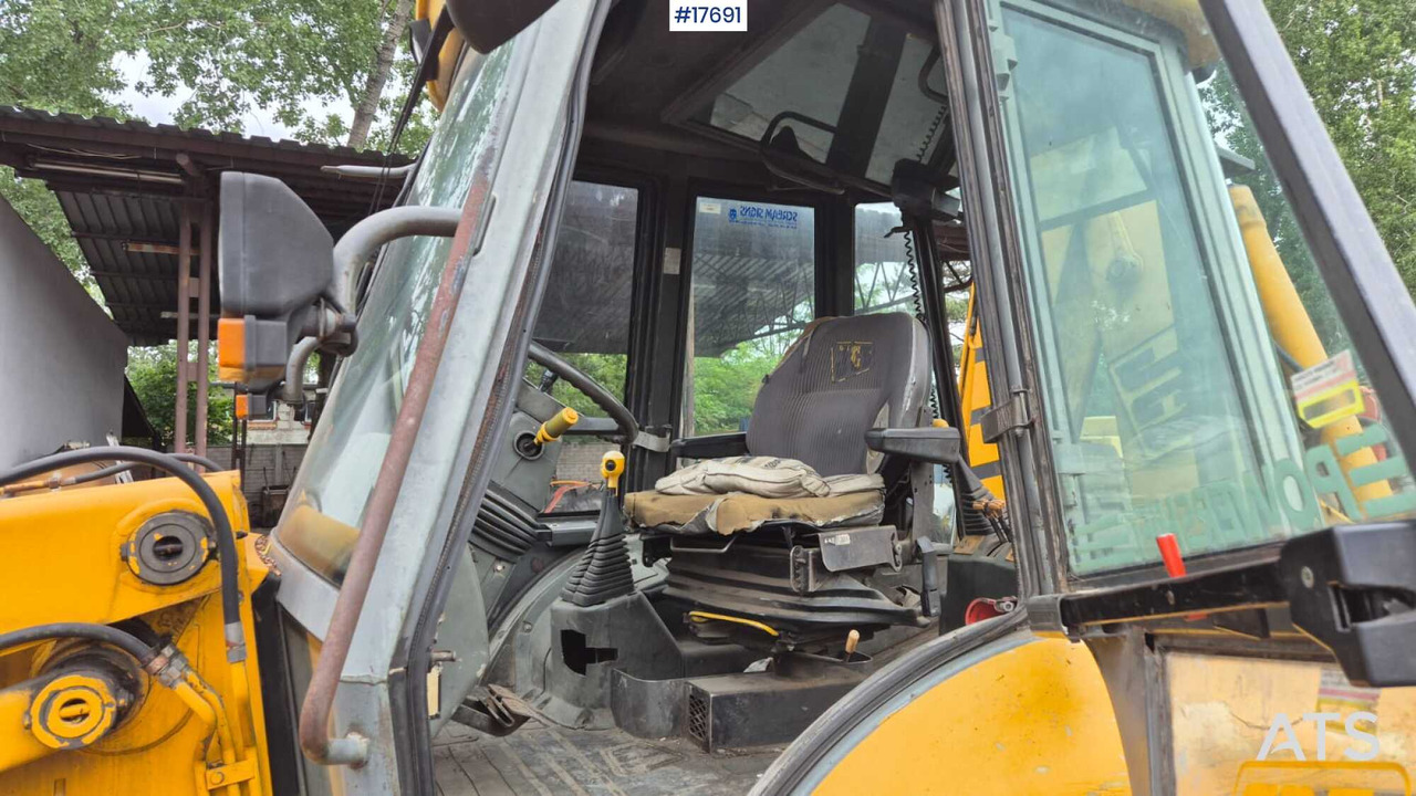 جرافة حفار JCB 3CX backhoe loader (1996): صورة 10