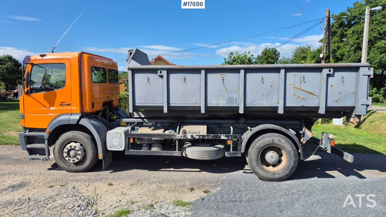 Mercedes-Benz 1828 hooklift (1999) two containers - شاحنة ذات خطاف: صورة 4 Mercedes-Benz 1828 hooklift (1999) two containers - شاحنة ذات خطاف: صورة 4