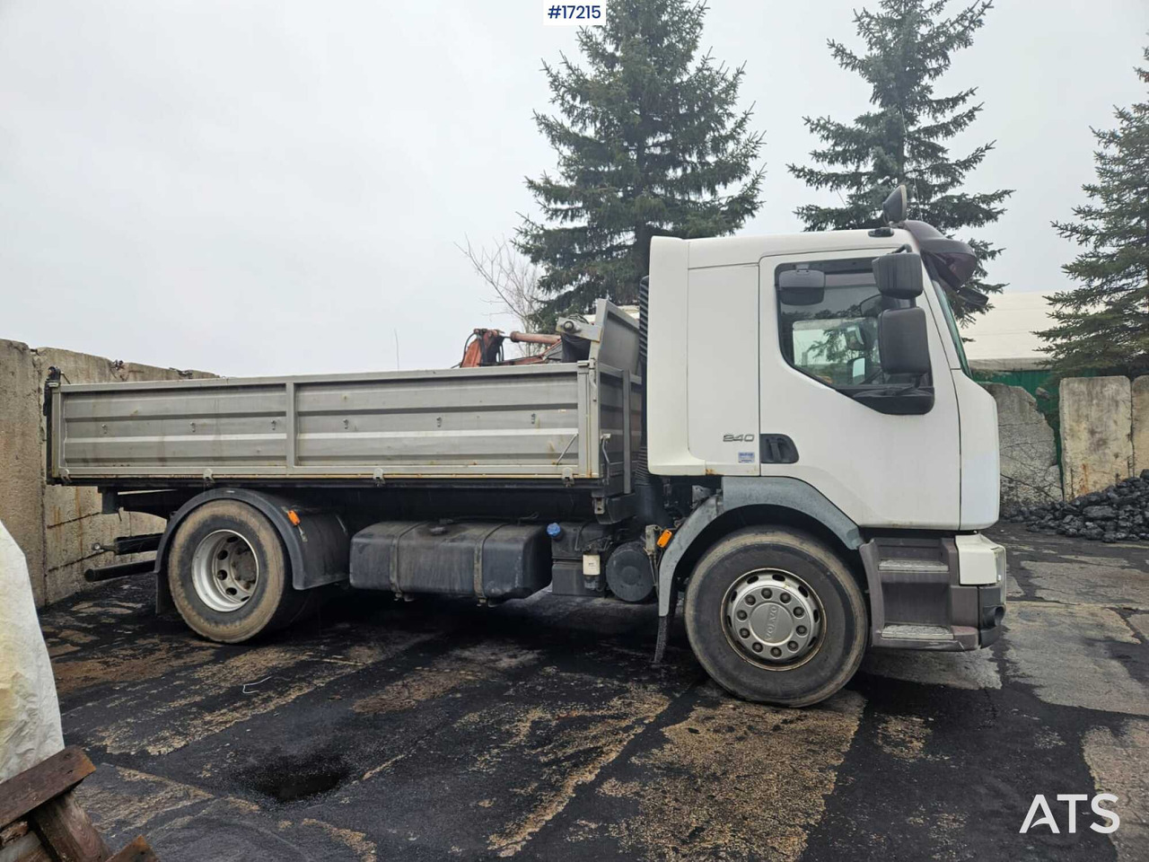VOLVO FL4XR3 Three-way tipping (2006) - شاحنة قلاب: صورة 4 VOLVO FL4XR3 Three-way tipping (2006) - شاحنة قلاب: صورة 4