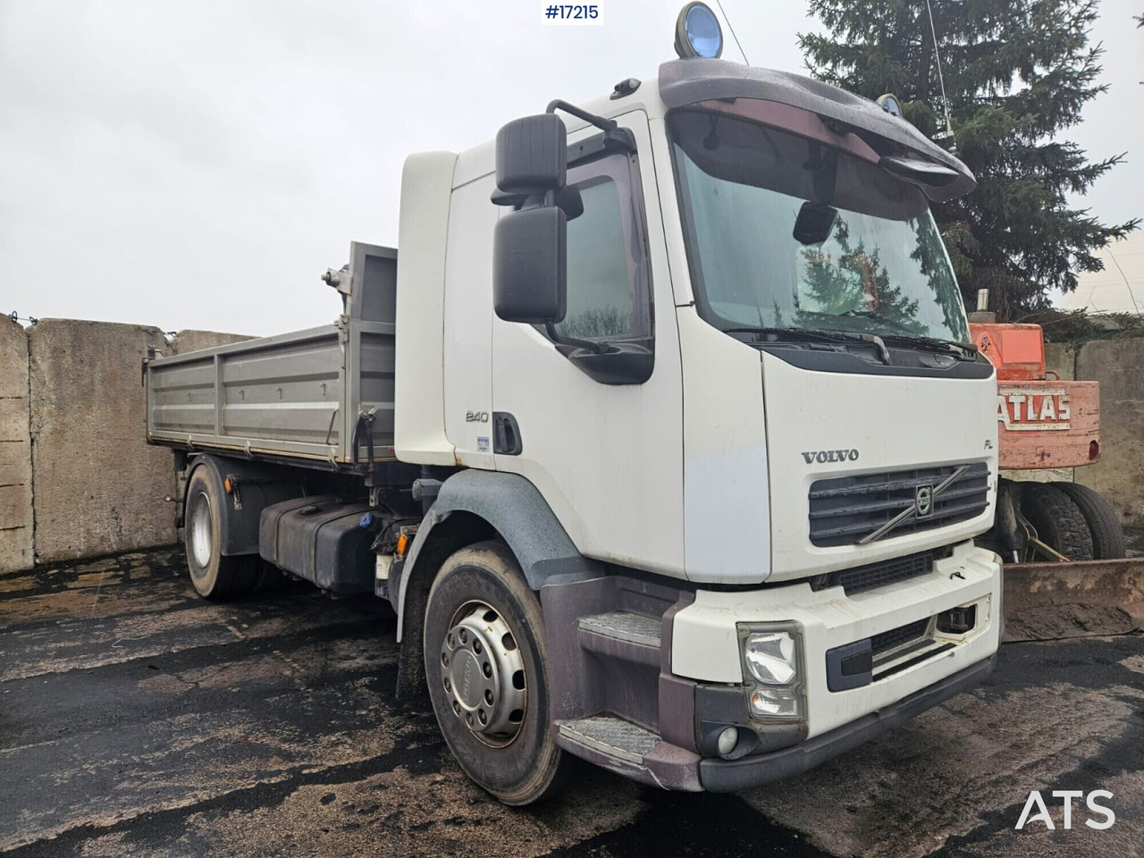 VOLVO FL4XR3 Three-way tipping (2006) - شاحنة قلاب: صورة 1 VOLVO FL4XR3 Three-way tipping (2006) - شاحنة قلاب: صورة 1