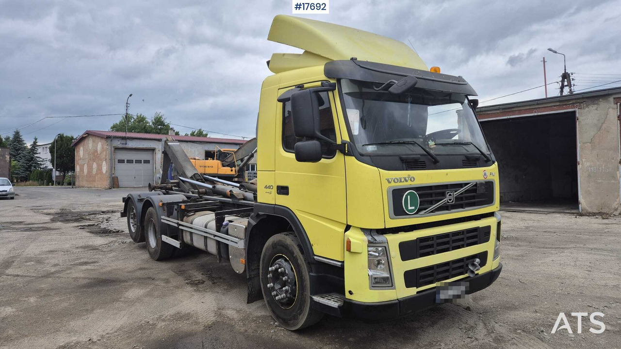 VOLVO FM 440 EURO 5 hooklift (2009) - شاحنة ذات خطاف: صورة 1 VOLVO FM 440 EURO 5 hooklift (2009) - شاحنة ذات خطاف: صورة 1