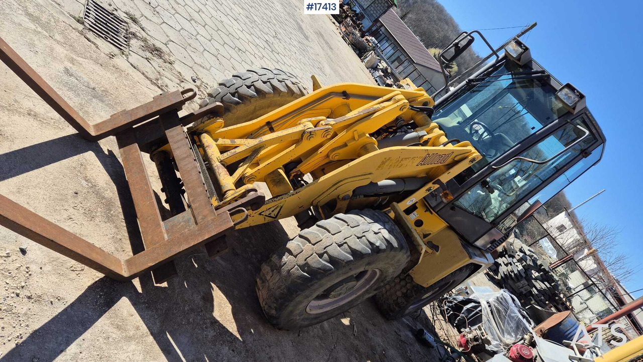 Wheel loader AHLMANN AL 85t 2004) forks, quick coupler, opening bucket. - اللودر بعجل: صورة 2 Wheel loader AHLMANN AL 85t 2004) forks, quick coupler, opening bucket. - اللودر بعجل: صورة 2