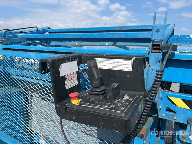 رافعة هيدروليكية مقصية 2008 Genie GS-3390 Diesel Scissor Lift: صورة 6