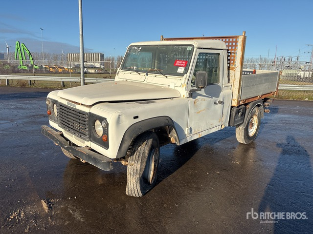 2010 Land Rover Defender 4x4 (Inoperable) Pickup - شاحنة البيك أب: صورة 1 2010 Land Rover Defender 4x4 (Inoperable) Pickup - شاحنة البيك أب: صورة 1