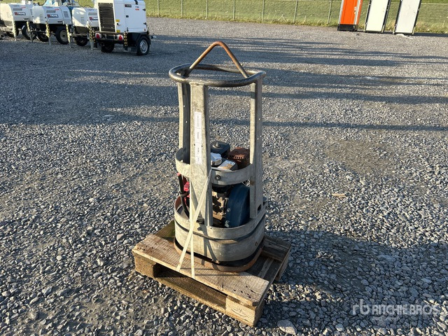 2011 Swepac FR 85 Vibratory Plate Compactor - لوحة اهتزازية: صورة 1 2011 Swepac FR 85 Vibratory Plate Compactor - لوحة اهتزازية: صورة 1