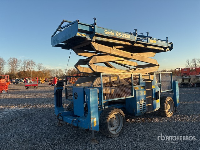 2013 Genie GS-3390 4x4 Diesel Scissor Lift - رافعة هيدروليكية مقصية: صورة 3 2013 Genie GS-3390 4x4 Diesel Scissor Lift - رافعة هيدروليكية مقصية: صورة 3