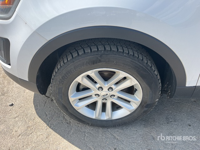 2015 Ford Explorer 4WD SUV - سيارة دفع رباعي: صورة 4 2015 Ford Explorer 4WD SUV - سيارة دفع رباعي: صورة 4