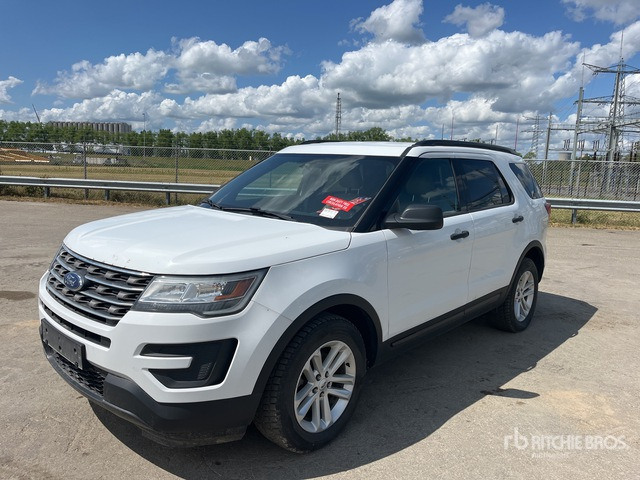 2015 Ford Explorer 4WD SUV - سيارة دفع رباعي: صورة 3 2015 Ford Explorer 4WD SUV - سيارة دفع رباعي: صورة 3
