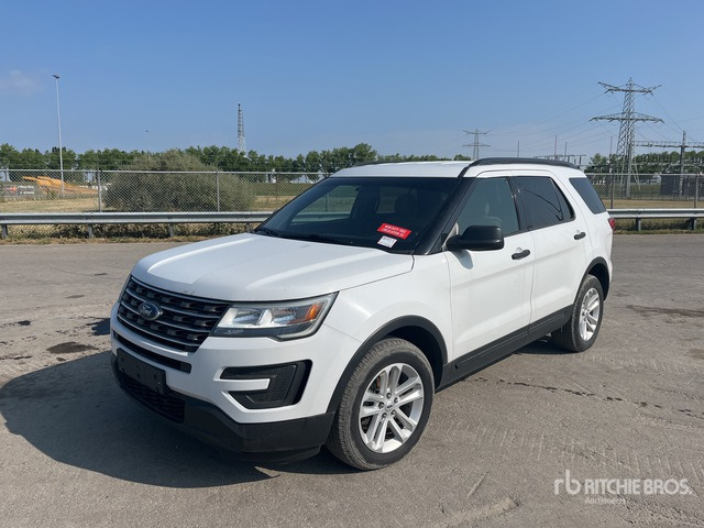 2015 Ford Explorer 4WD SUV - سيارة دفع رباعي: صورة 3 2015 Ford Explorer 4WD SUV - سيارة دفع رباعي: صورة 3