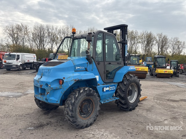 2015 Manitou M30-4 4x4 Rough Terrain Forklift - رافعة شوكية للأرض الوعرة: صورة 3 2015 Manitou M30-4 4x4 Rough Terrain Forklift - رافعة شوكية للأرض الوعرة: صورة 3