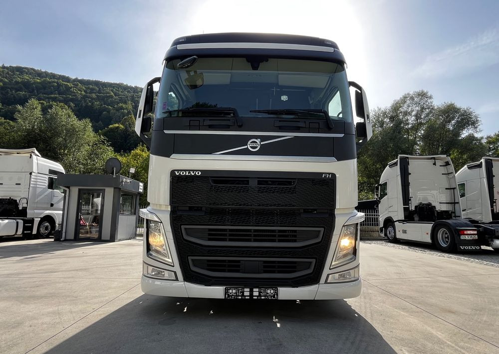 Volvo FH500 // 2016 // Mega // 2 zbiorniki // Z ruchu międzynarodowego // - وحدة جر: صورة 2 Volvo FH500 // 2016 // Mega // 2 zbiorniki // Z ruchu międzynarodowego // - وحدة جر: صورة 2