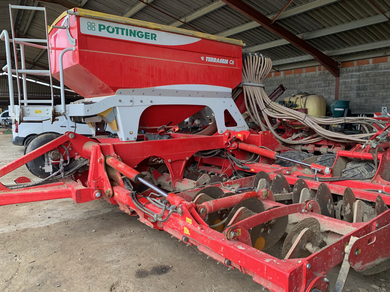 POTTINGER Terrasem C6 Artis-Plus - آلة نثر البذور الدقيقة: صورة 1 POTTINGER Terrasem C6 Artis-Plus - آلة نثر البذور الدقيقة: صورة 1