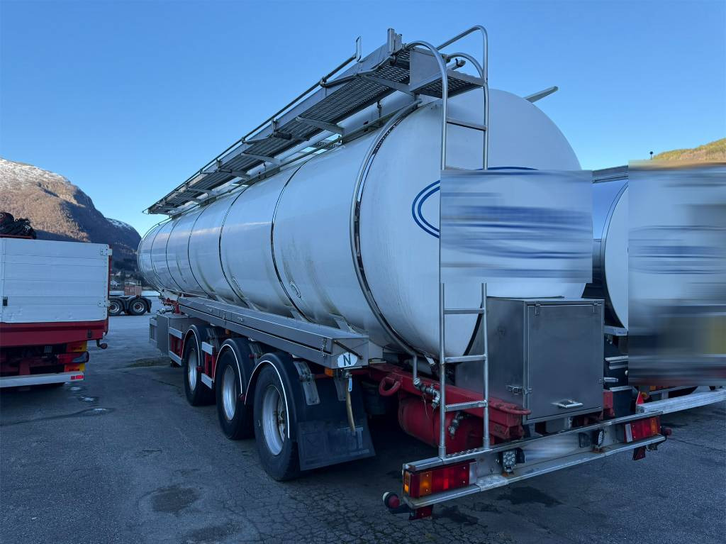 Annet Schrader tank trailer 32 m2 - نصف مقطورة صهريج: صورة 4 Annet Schrader tank trailer 32 m2 - نصف مقطورة صهريج: صورة 4