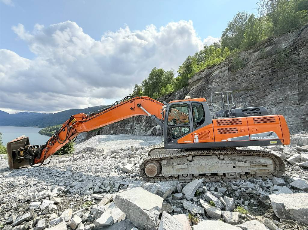 Doosan DX 300 LC-5 - حفار زحاف: صورة 3 Doosan DX 300 LC-5 - حفار زحاف: صورة 3