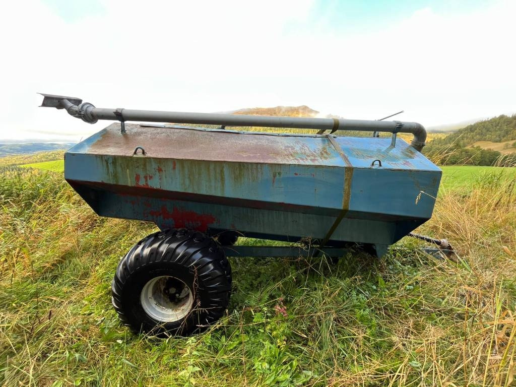 GB 4.8 Guffen Fertilizer Spreader - صهريج السماد السائل: صورة 1 GB 4.8 Guffen Fertilizer Spreader - صهريج السماد السائل: صورة 1
