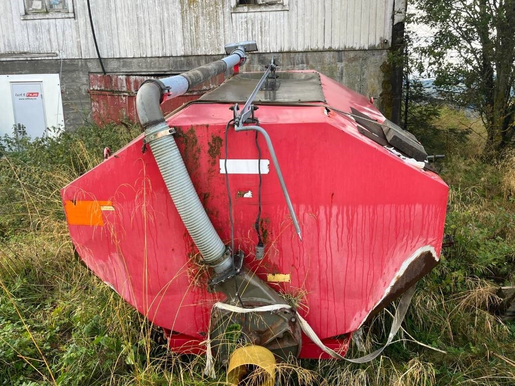 GB 4.8 Guffen Fertilizer Spreader - صهريج السماد السائل: صورة 3 GB 4.8 Guffen Fertilizer Spreader - صهريج السماد السائل: صورة 3