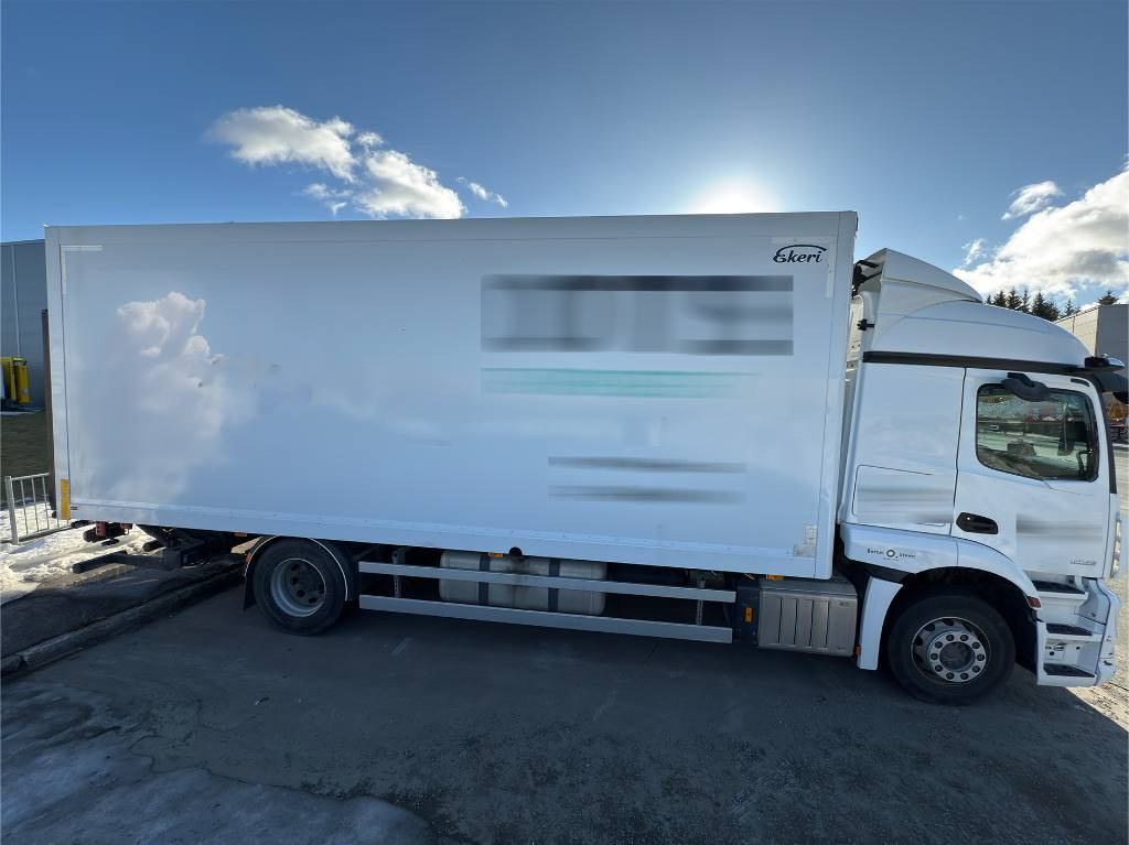 Mercedes-Benz Actros 1833 - شاحنة مقفلة: صورة 4 Mercedes-Benz Actros 1833 - شاحنة مقفلة: صورة 4