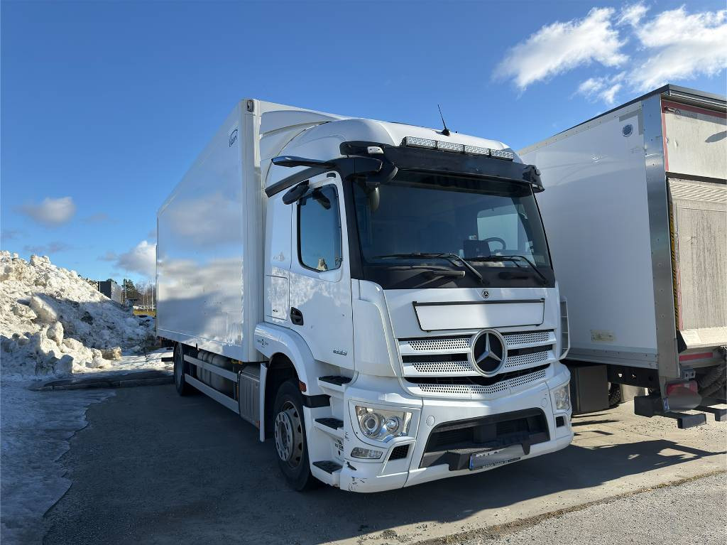Mercedes-Benz Actros 1833 - شاحنة مقفلة: صورة 1 Mercedes-Benz Actros 1833 - شاحنة مقفلة: صورة 1