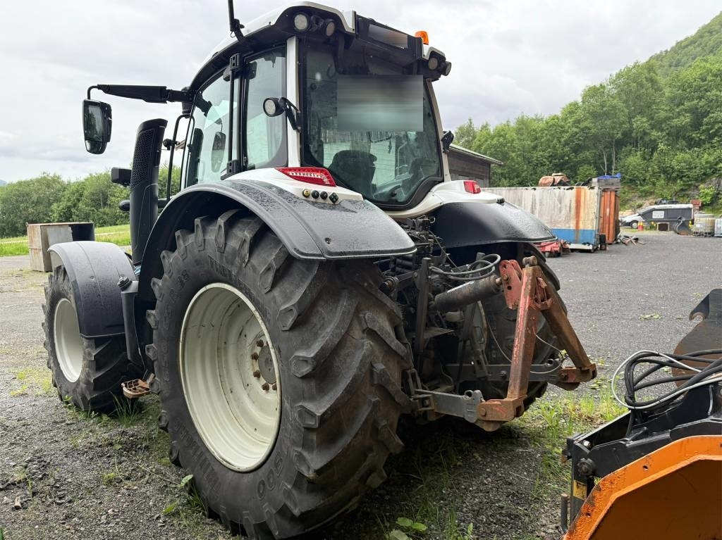 Valtra N 174 med frontlaster - جرار: صورة 5 Valtra N 174 med frontlaster - جرار: صورة 5