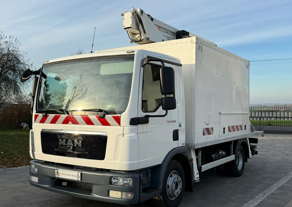 MAN TGL 12.250 - منصة تلسكوبية محمولة على شاحنة: صورة 1 MAN TGL 12.250 - منصة تلسكوبية محمولة على شاحنة: صورة 1