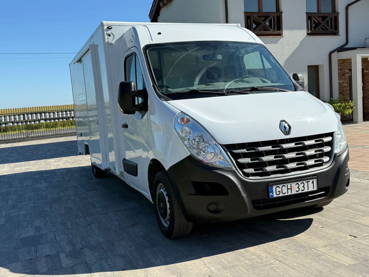 Renault Master Kontener niskopodłogowy Rampa najazdowa Sprowadzony Zarej - شاحنة مغلقة الصندوق: صورة 3 Renault Master Kontener niskopodłogowy Rampa najazdowa Sprowadzony Zarej - شاحنة مغلقة الصندوق: صورة 3