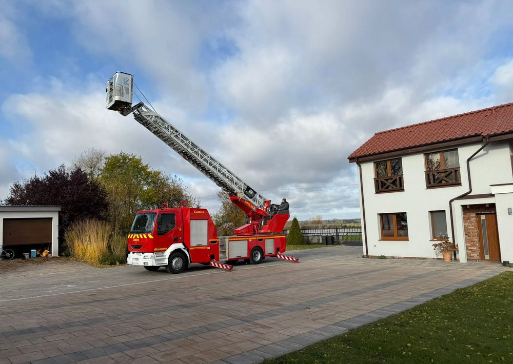 Renault Midlum 210 - سيارة إطفاء: صورة 2 Renault Midlum 210 - سيارة إطفاء: صورة 2