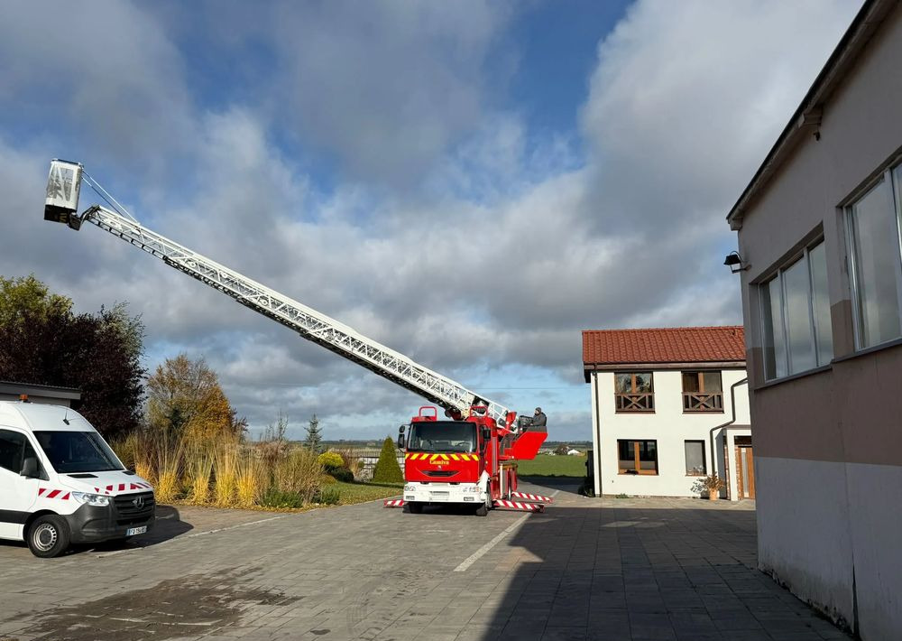 Renault Midlum 210 - سيارة إطفاء: صورة 5 Renault Midlum 210 - سيارة إطفاء: صورة 5