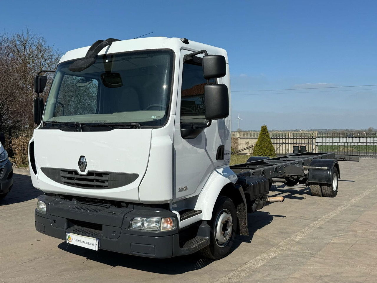 Renault Midlum 220 - شاحنة هيكل كابينة: صورة 3 Renault Midlum 220 - شاحنة هيكل كابينة: صورة 3