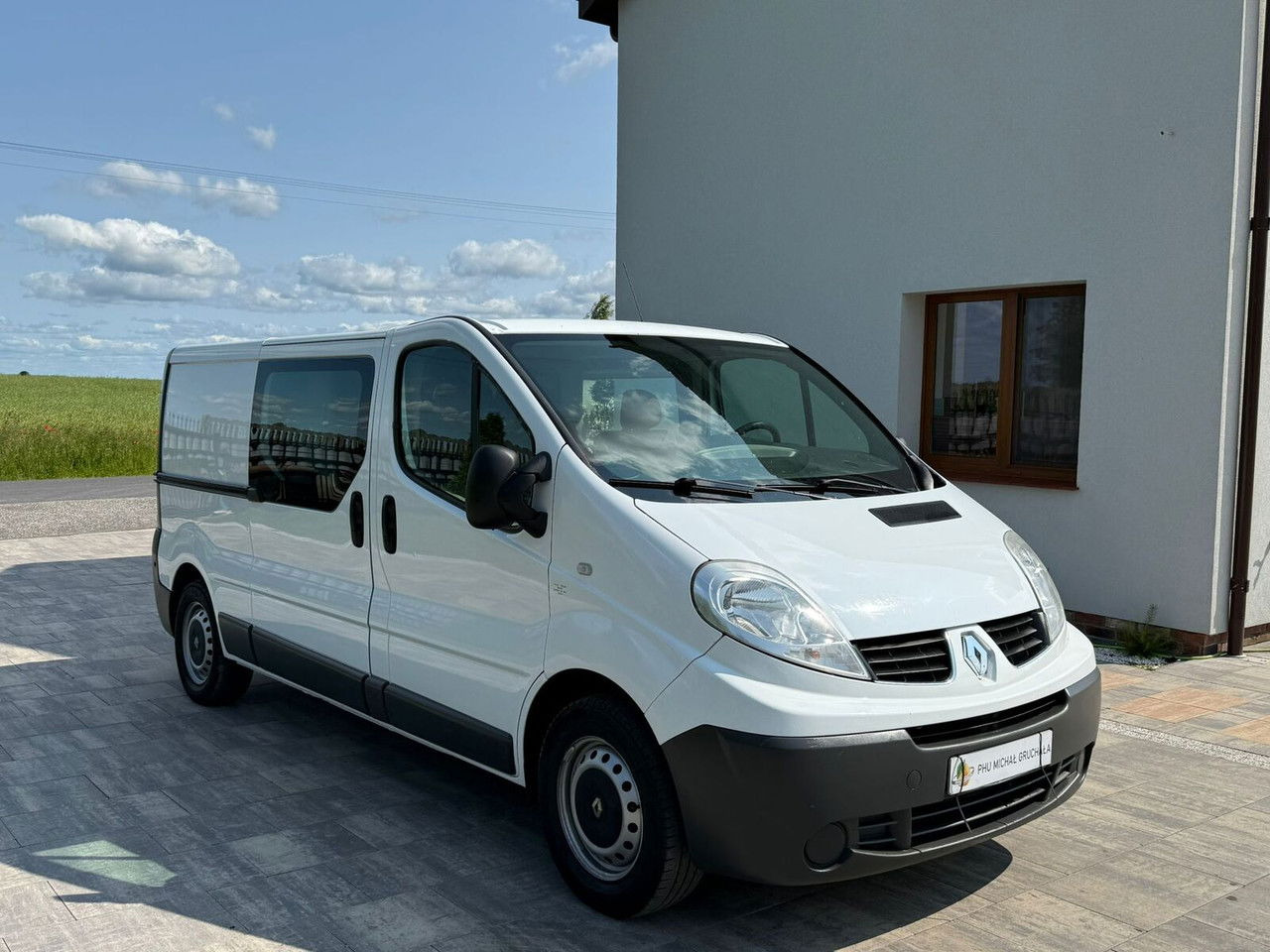 Renault Trafic 2.0 Doka 6 osobowy Klimatyzacja Hak - فان المدمجة: صورة 1 Renault Trafic 2.0 Doka 6 osobowy Klimatyzacja Hak - فان المدمجة: صورة 1